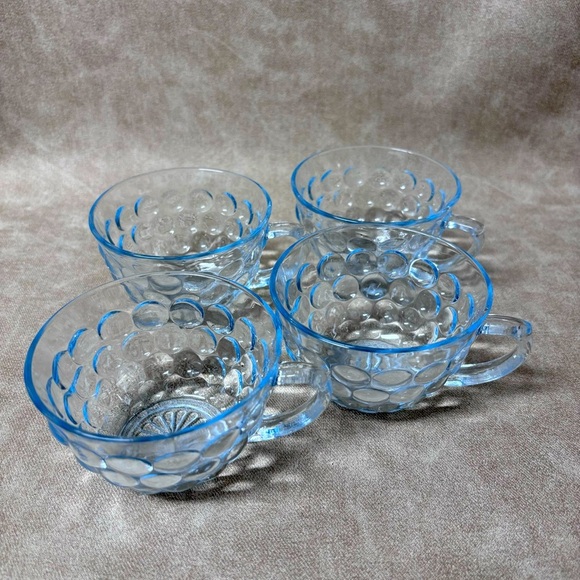 ANCHOR HOCKING BLUE
BUBBLE DEPRESSION
GLASS COFFEE TEA CUPS
ONLY SET OF 4 - Picture 1 of 7